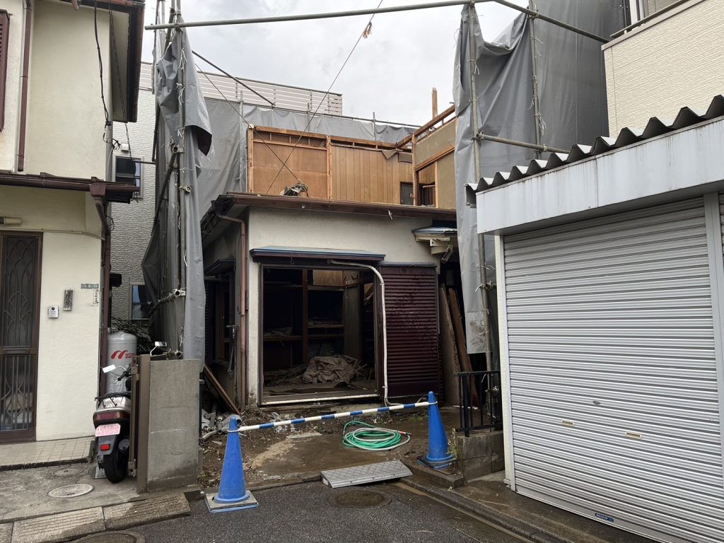 足立区　木造二階建て解体